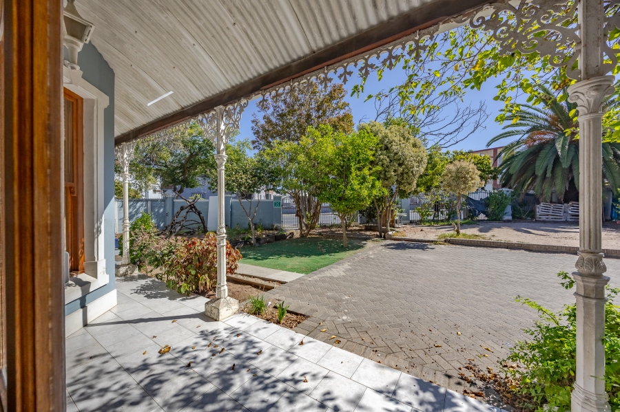 7 Bedroom Property for Sale in Wynberg Western Cape